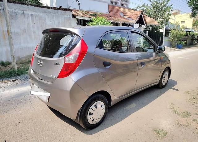 https://images10.gaadi.com/usedcar_image/4579184/original/processed_a80081fb114d8393ba080251f3234af2.jpg?imwidth=6401