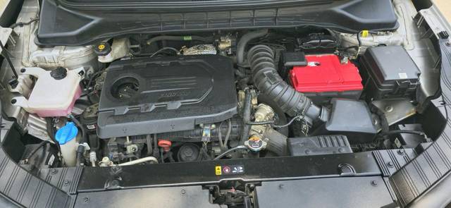 https://images10.gaadi.com/usedcar_image/4579208/original/d75039243988f51bcc368b0da517c8ef.jpeg?imwidth=6402