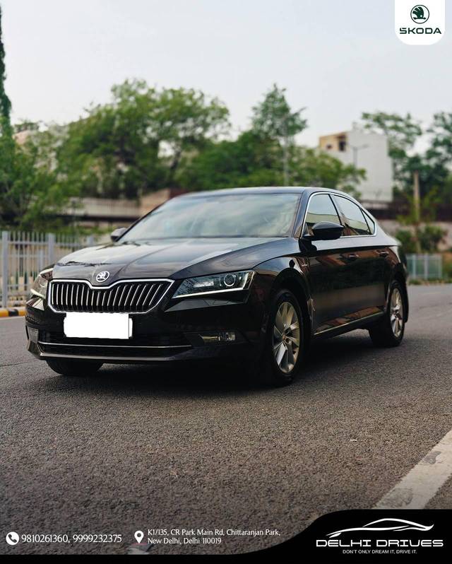 https://images10.gaadi.com/usedcar_image/4579231/original/processed_bc11f8fe43cf78817f4dbb3d9b1e3a13.jpeg?imwidth=6400