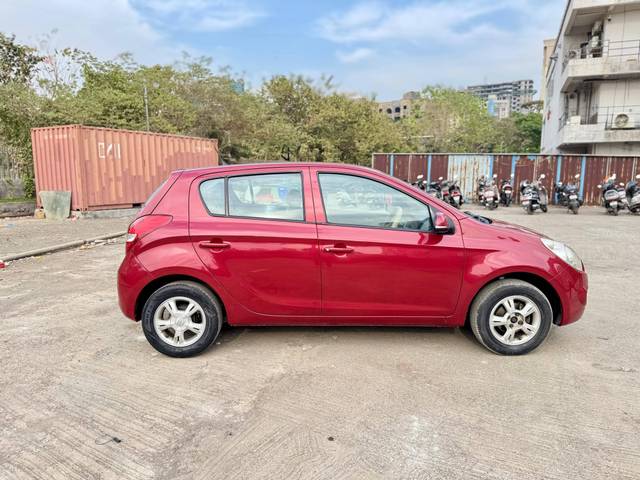 https://images10.gaadi.com/usedcar_image/4579235/original/processed_4460365c3549614294bfd261c613221a.jpg?imwidth=6401