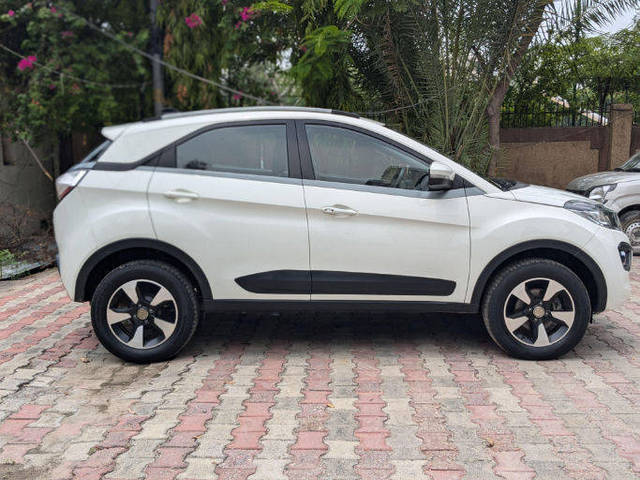 https://images10.gaadi.com/usedcar_image/4579251/original/7501c9742eb7fcb3c8860ddeefd58839.png?imwidth=6401