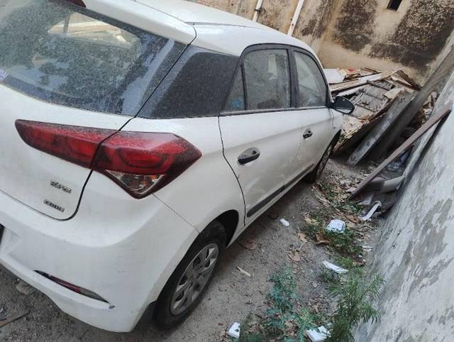 https://images10.gaadi.com/usedcar_image/4579295/original/processed_163ca399-dc2b-4c7d-8040-d7baf7d5847c.jpg?imwidth=6401