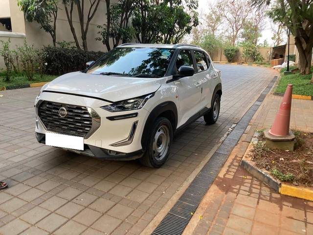 https://images10.gaadi.com/usedcar_image/4579301/original/processed_26b80166-8add-4dd1-9bd0-b48a6f5d81d9.jpg?imwidth=6400