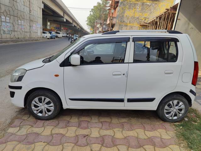 https://images10.gaadi.com/usedcar_image/4579333/original/processed_5977e797dbe486a8639c08df5bc86c91.jpg?imwidth=6401