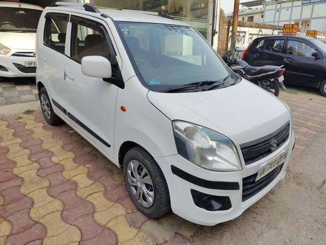 https://images10.gaadi.com/usedcar_image/4579333/original/processed_b66540b3e9861d07e2d9ea0934e61e2b.jpg?imwidth=6400