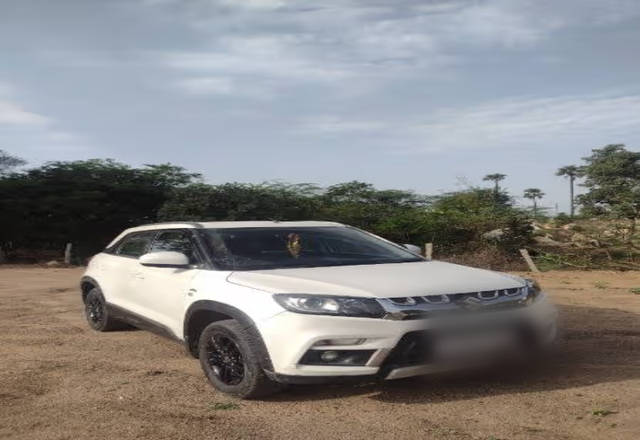 https://images10.gaadi.com/usedcar_image/4579353/original/1830c863-ff83-4e17-9ae7-9adfce83273a.?imwidth=6400