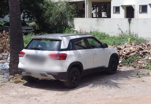 https://images10.gaadi.com/usedcar_image/4579353/original/c92d2e27-ce8a-45eb-9c54-dd0662c8c503.?imwidth=6401