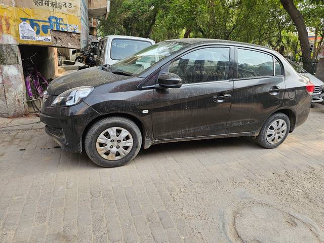 https://images10.gaadi.com/usedcar_image/4579381/original/6b9d53ff8fd309ef66c64f879e31c351.jpg?imwidth=6401