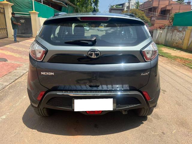 https://images10.gaadi.com/usedcar_image/4579400/original/processed_afb2464acc2213f0ec06a5d6e57c8ee7.jpg?imwidth=6401