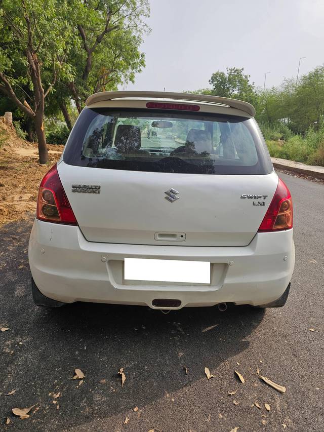 https://images10.gaadi.com/usedcar_image/4579403/original/processed_6a6796d6e1b498cdc21e1beb502da37c.jpg?imwidth=6401