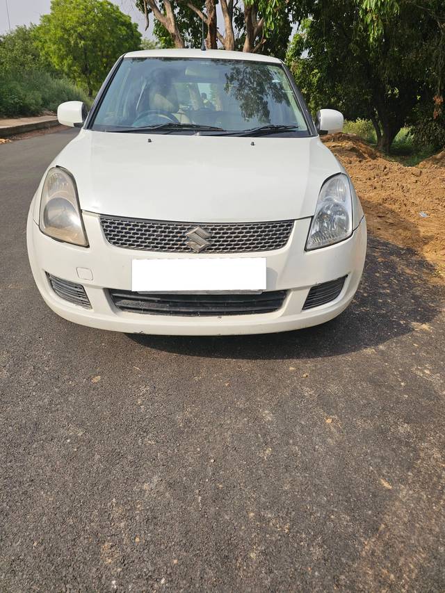 https://images10.gaadi.com/usedcar_image/4579403/original/processed_8d20cbb096b83ad3528335811914e92f.jpg?imwidth=6402