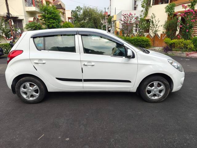 https://images10.gaadi.com/usedcar_image/4579409/original/1eb5b0ce5d5503d9bf39ffd4a069e342.jpg?imwidth=6401