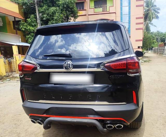 https://images10.gaadi.com/usedcar_image/4579416/original/processed_eaefa49534d91051d69e5c693c8838cb.jpg?imwidth=6401