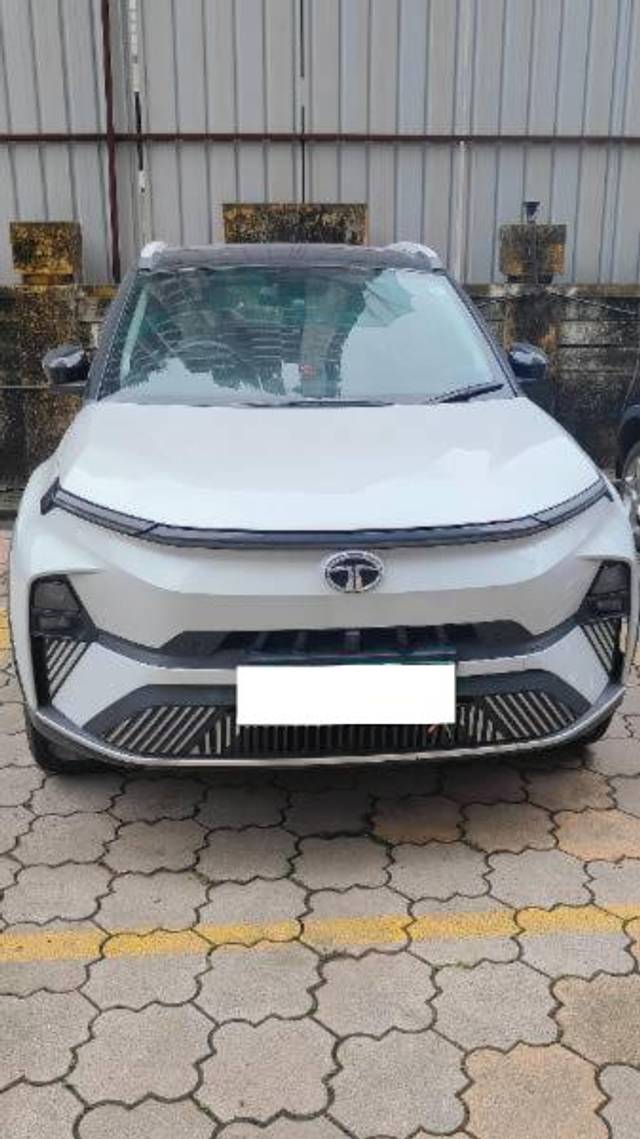 https://images10.gaadi.com/usedcar_image/4579438/original/processed_c9a9acb6-c463-4f41-9e29-c89e97294abd.jpg?imwidth=6400
