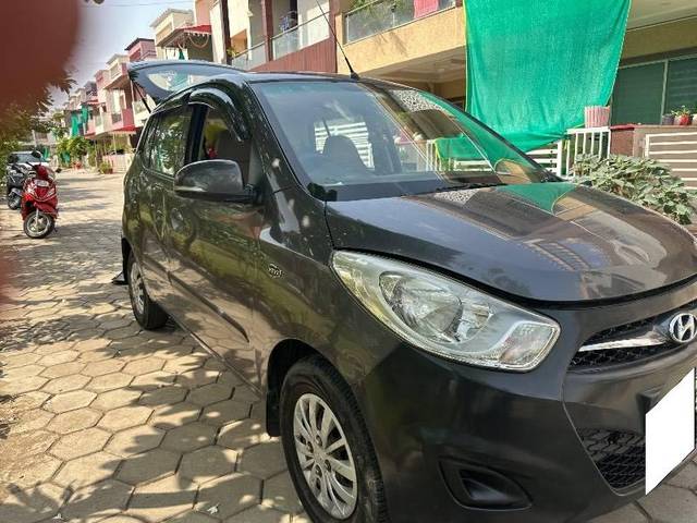 https://images10.gaadi.com/usedcar_image/4579446/original/processed_6a767e94-1920-408d-b83d-4802db2c9434.jpeg?imwidth=6400