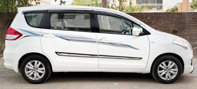 https://images10.gaadi.com/usedcar_image/4579473/original/processed_cc050cbea8eab4b37702b3040b3cf778.jpg?imwidth=6401