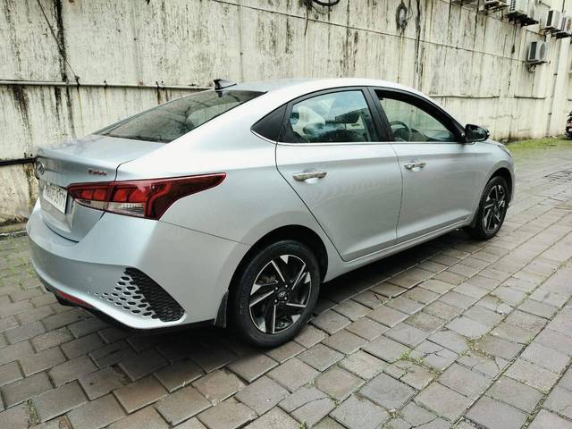 https://images10.gaadi.com/usedcar_image/4579476/original/processed_da2c69ec7aab2d98acd5b7d500fad1a5.jpg?imwidth=6401