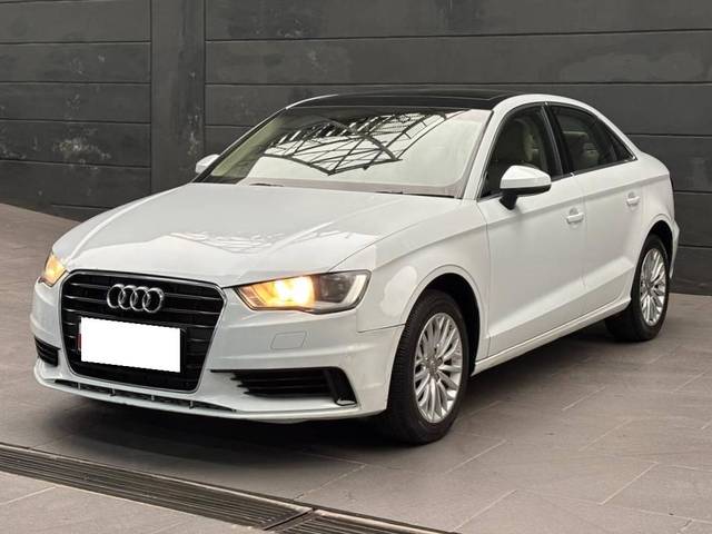 https://images10.gaadi.com/usedcar_image/4579477/original/processed_8484e4146c25f5e93ec03c218812b718.jpg?imwidth=6402