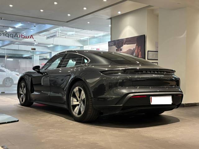 https://images10.gaadi.com/usedcar_image/4579494/original/processed_d7f1b785bab0655abcce257fdd32b7c7.jpg?imwidth=6402