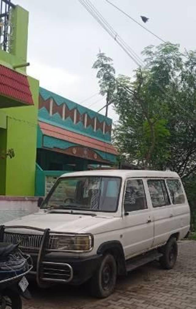 https://images10.gaadi.com/usedcar_image/4579532/original/processed_60bd596a-4ea2-44f4-b66f-b0c59b09e10d.jpeg?imwidth=6400