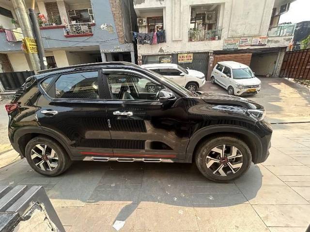 https://images10.gaadi.com/usedcar_image/4579541/original/processed_54bdd594-9b83-4336-a5c2-09d68965e6a4.jpeg?imwidth=6401