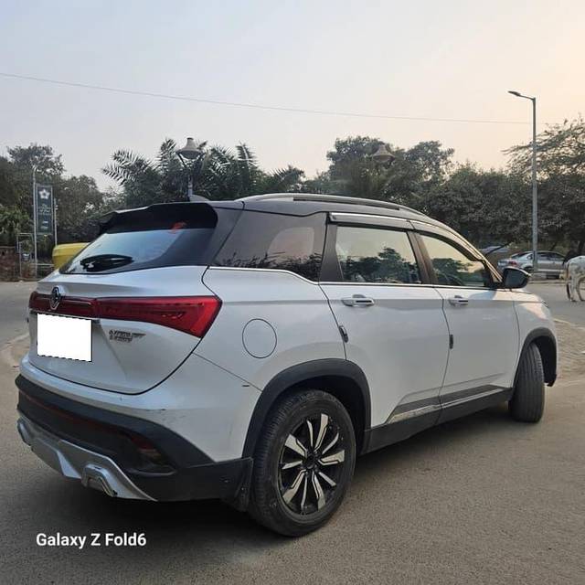 https://images10.gaadi.com/usedcar_image/4579604/original/processed_7fa0f8bcc5865037dcb9de3761f13dc0.jpg?imwidth=6402