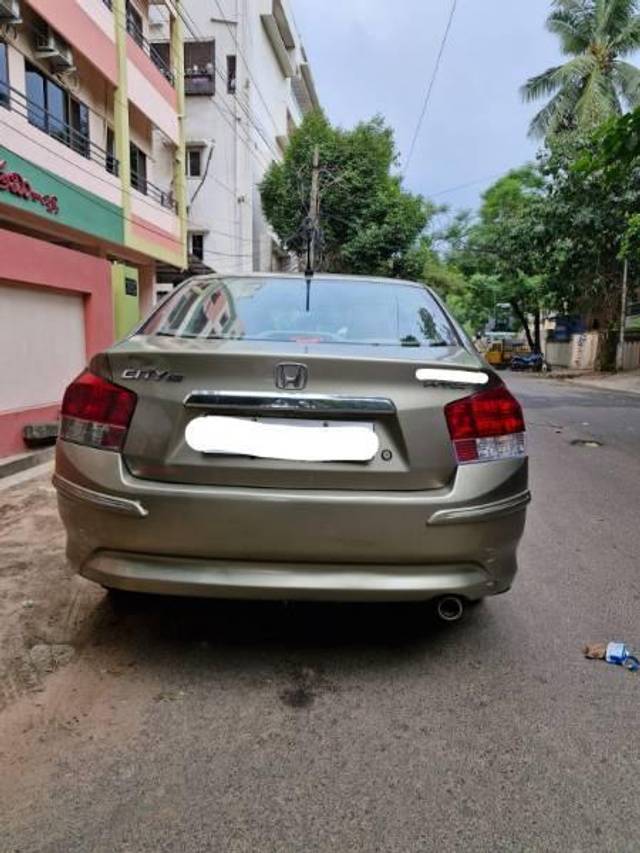 https://images10.gaadi.com/usedcar_image/4579629/original/processed_800cba95-a67b-4ec4-9607-75717824a6ef.jpg?imwidth=6401