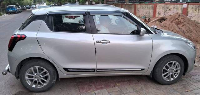 https://images10.gaadi.com/usedcar_image/4579649/original/processed_047037ec4cffad401b19bc77a7ed177b.jpg?imwidth=6401