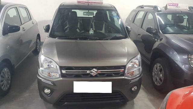 https://images10.gaadi.com/usedcar_image/4579666/original/processed_6966cebf07fbb717688e1ec758bf61d5.jpg?imwidth=6402