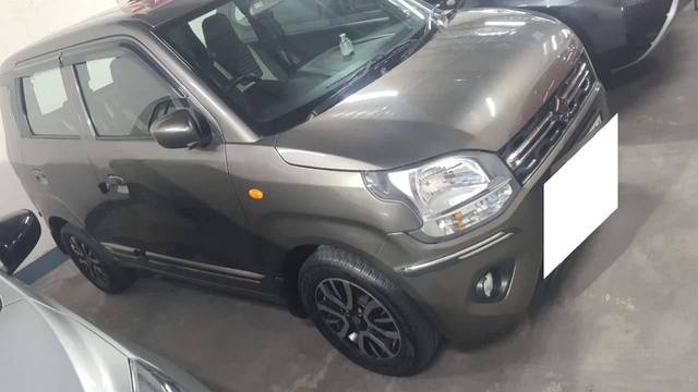 https://images10.gaadi.com/usedcar_image/4579666/original/processed_75e0fb224f8c48d9d75e1268b266c362.jpg?imwidth=6400