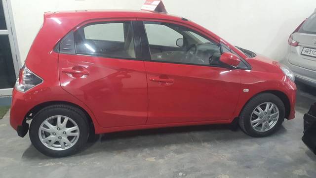 https://images10.gaadi.com/usedcar_image/4579667/original/processed_0eb8882bfa961deaade178a3da76a7b6.jpg?imwidth=6400