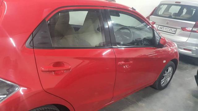 https://images10.gaadi.com/usedcar_image/4579667/original/processed_c68cae9fcfa49ae1a79f950f3e3924c9.jpg?imwidth=6402