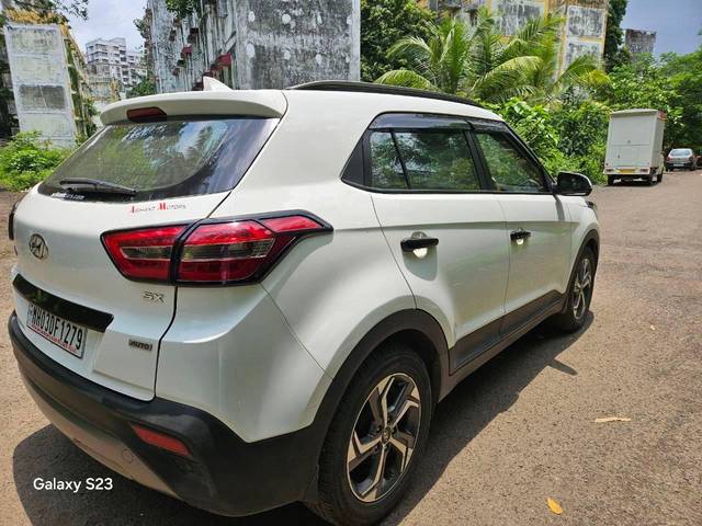 https://images10.gaadi.com/usedcar_image/4579675/original/processed_d7d76ac8cab255aa7246bb1c6df580da.jpg?imwidth=6402