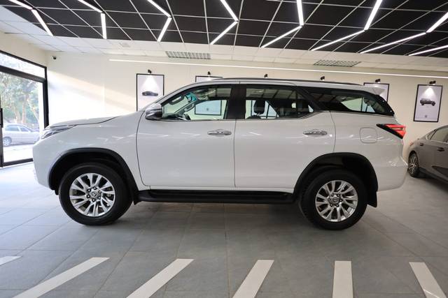 https://images10.gaadi.com/usedcar_image/4579676/original/7942c8eab9cfd16d64d83165457ef8a4.jpg?imwidth=6402