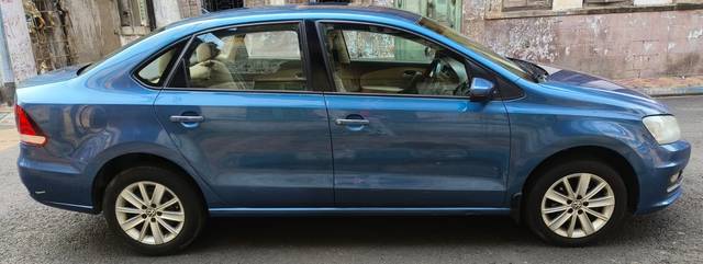 https://images10.gaadi.com/usedcar_image/4579682/original/fb1bd1914f55cc076a86fa61c2fa0644.jpg?imwidth=6401