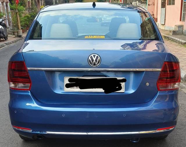 https://images10.gaadi.com/usedcar_image/4579682/original/processed_e81cb151a2cbcf1e65f8d44867d73dbd.jpg?imwidth=6402