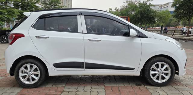 https://images10.gaadi.com/usedcar_image/4579694/original/e72cfcf48ad50b15e18f286c43eb531f.jpg?imwidth=6401