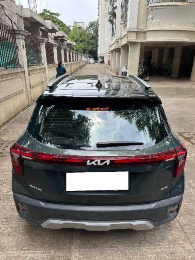 https://images10.gaadi.com/usedcar_image/4579750/original/processed_ff0414df-3150-45c1-a04b-943ec3ca1dcb.jpeg?imwidth=6401