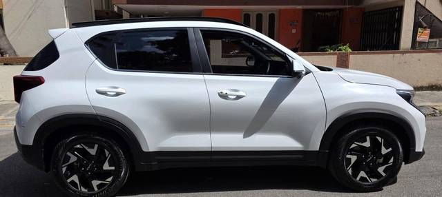 https://images10.gaadi.com/usedcar_image/4579759/original/processed_4e47515e5215add386b43407b2ea8a0c.jpg?imwidth=6401