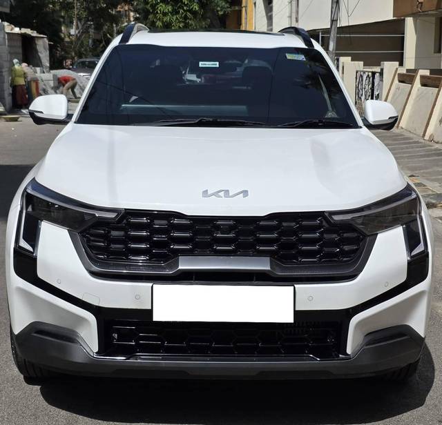 https://images10.gaadi.com/usedcar_image/4579759/original/processed_7c38e4ea6cc9b59b04dcc1259561cff6.jpg?imwidth=6400