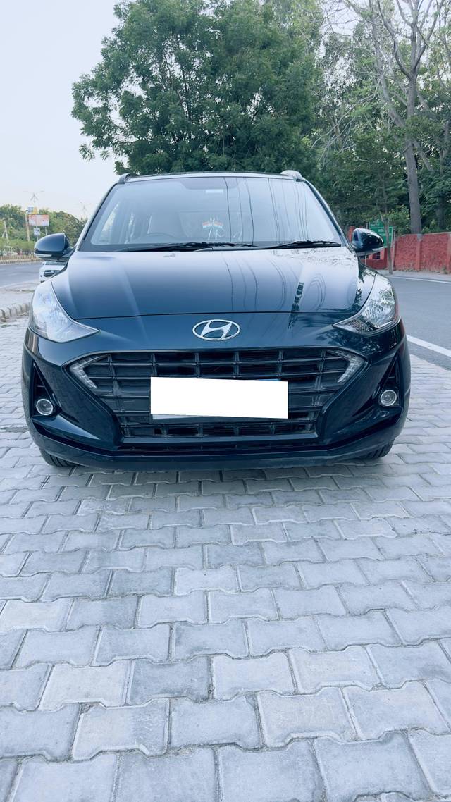 https://images10.gaadi.com/usedcar_image/4579761/original/processed_11f679a55858b21aafce85e11bf513d7.jpg?imwidth=6402