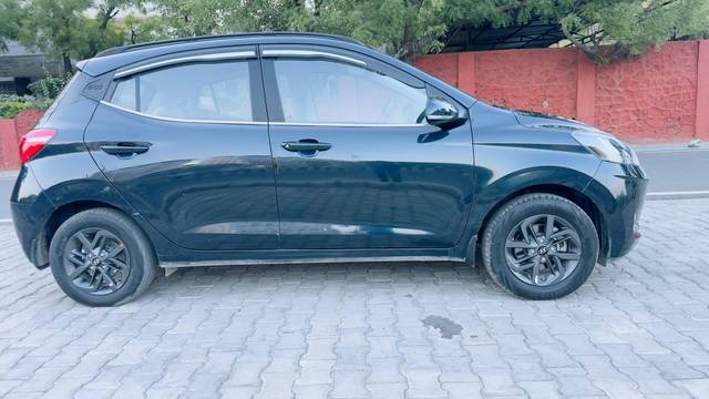 https://images10.gaadi.com/usedcar_image/4579761/original/processed_aa91ca1472b535cbdf134b28c043d991.jpg?imwidth=6401
