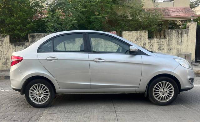 https://images10.gaadi.com/usedcar_image/4579779/original/processed_9ea52278dcdbb14fa64a1d58f6334620.jpg?imwidth=6401