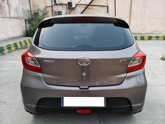 https://images10.gaadi.com/usedcar_image/4579780/original/processed_047aa5dfd5c8b23893c1be123507df86.jpg?imwidth=6402