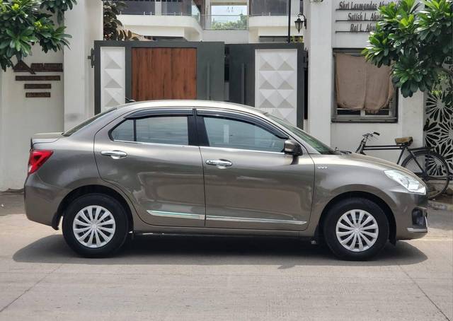 https://images10.gaadi.com/usedcar_image/4579785/original/processed_97ce623354d33e2683e1911e2982453a.jpg?imwidth=6401