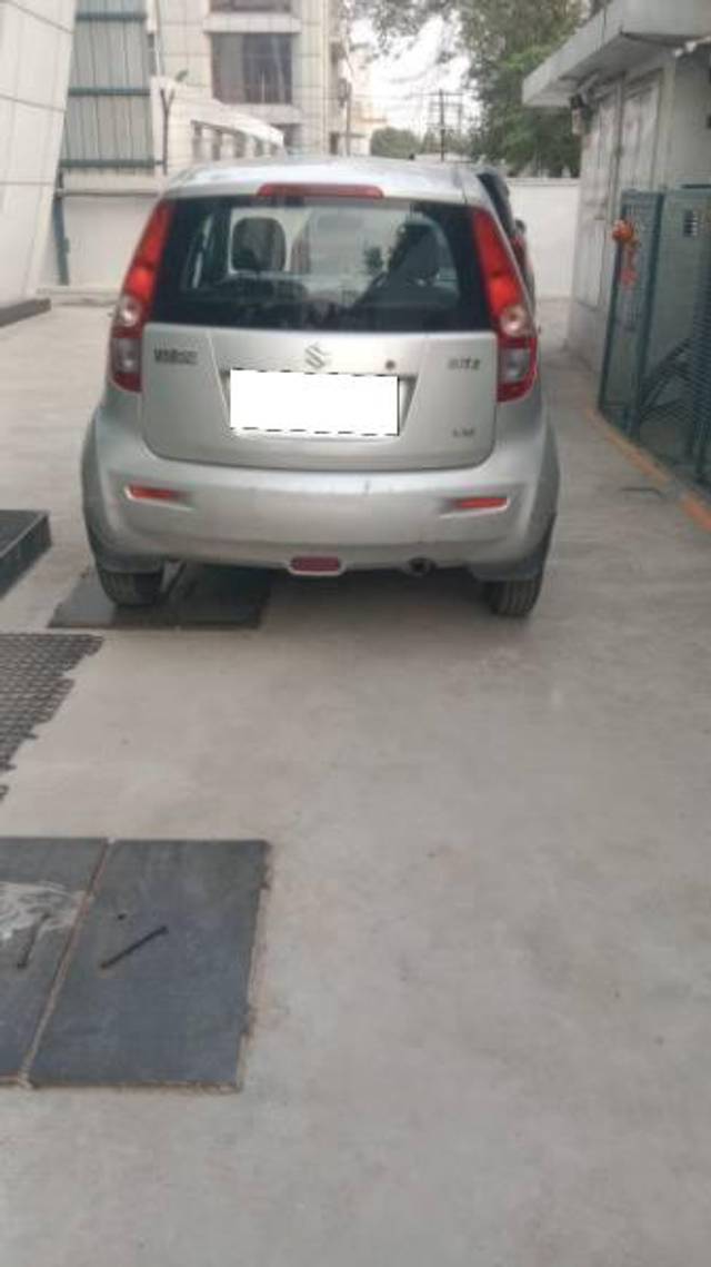 https://images10.gaadi.com/usedcar_image/4579787/original/processed_19189ffd-3138-4746-91f1-716a20e6eecc.jpeg?imwidth=6402
