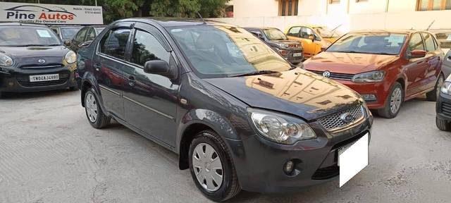 https://images10.gaadi.com/usedcar_image/4579789/original/processed_0ca19dd99c5214793c653e6b91e29751.jpg?imwidth=6400