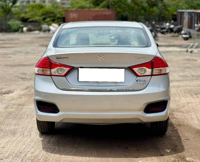 https://images10.gaadi.com/usedcar_image/4579798/original/processed_afa22f1bfda7485b61402db2d4f4ecb8.jpg?imwidth=6402