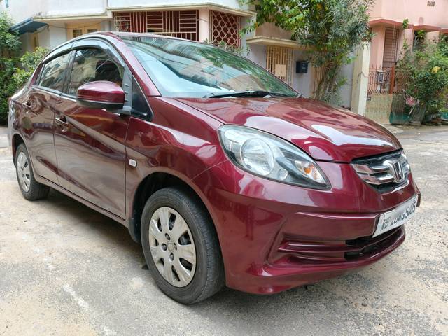 https://images10.gaadi.com/usedcar_image/4579799/original/processed_5dd42db8cf62c92310372f851242326b.jpg?imwidth=6400