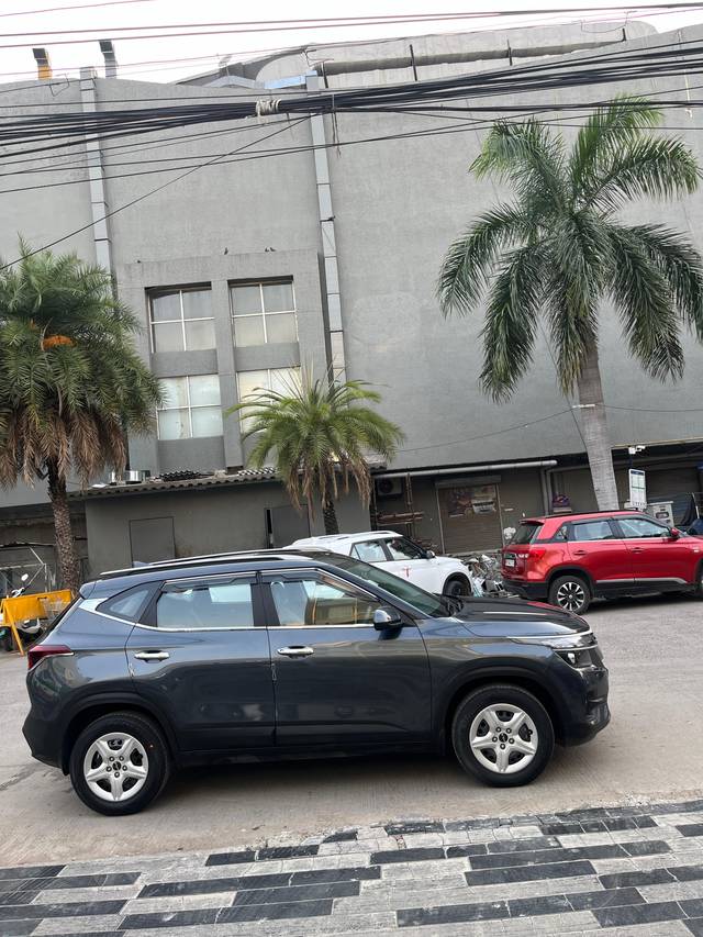 https://images10.gaadi.com/usedcar_image/4579817/original/726e04c49fbe1066132589d9eca2418b.jpg?imwidth=6401